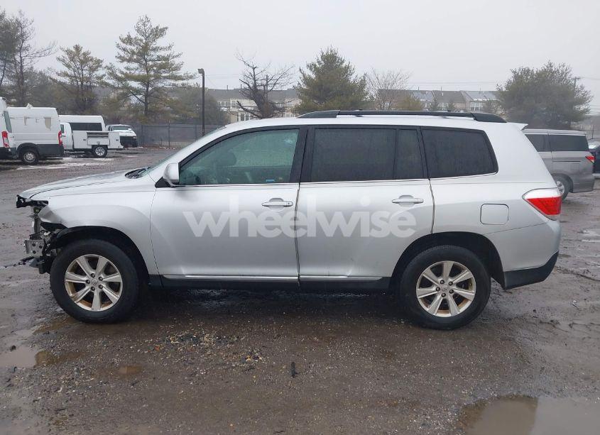 Photo 14 of 2013 Toyota Highlander PLUS/SE (VIN 5TDBK3EH6DS230910)