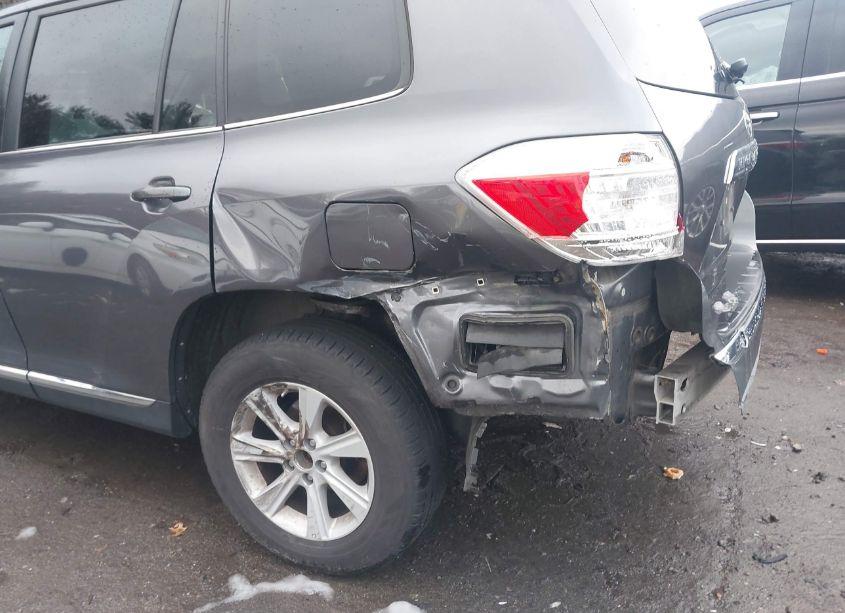 Photo 6 of 2013 Toyota Highlander PLUS/SE (VIN 5TDBK3EH6DS255970)