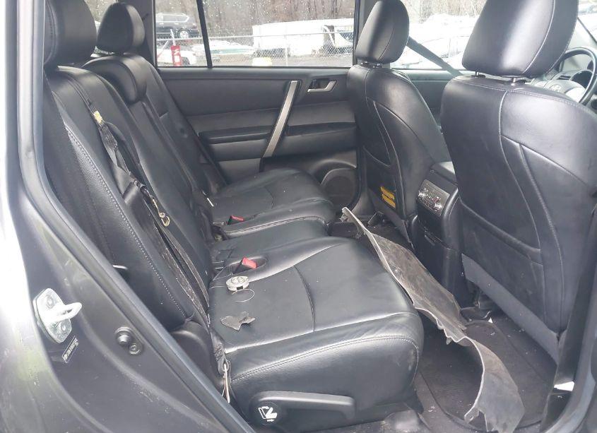 Photo 8 of 2013 Toyota Highlander PLUS/SE (VIN 5TDBK3EH6DS255970)