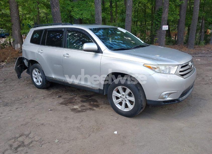 2013 Toyota Highlander SE V6 (VIN 5TDBK3EH6DS256875) main photo