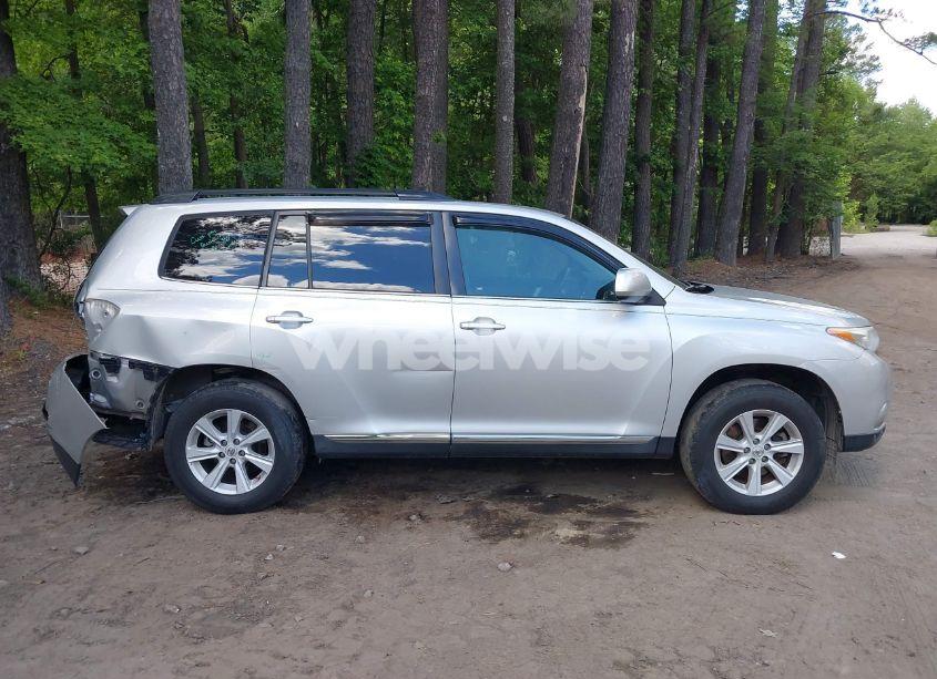 Photo 14 of 2013 Toyota Highlander SE V6 (VIN 5TDBK3EH6DS256875)