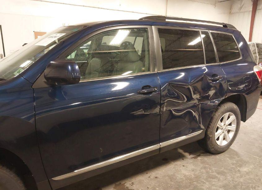 Photo 15 of 2013 Toyota Highlander SE V6 (VIN 5TDBK3EH6DS260277)