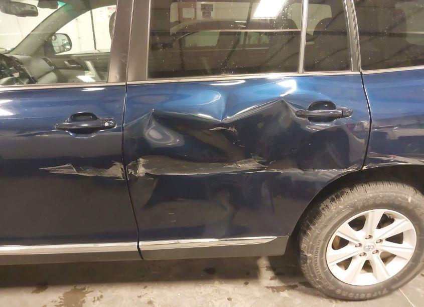 Photo 6 of 2013 Toyota Highlander SE V6 (VIN 5TDBK3EH6DS260277)