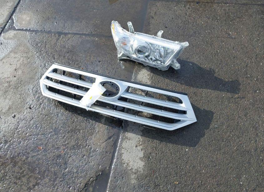 Photo 19 of 2013 Toyota Highlander SE V6 (VIN 5TDBK3EH6DS267469)