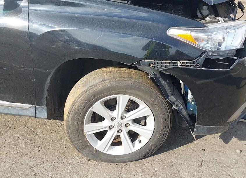 Photo 18 of 2013 Toyota Highlander SE V6 (VIN 5TDBK3EH6DS268590)