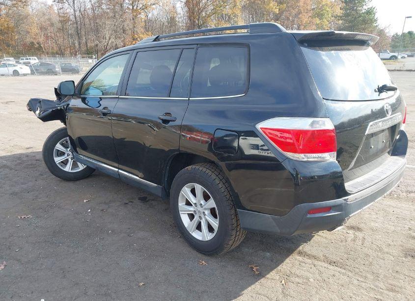 Photo 3 of 2013 Toyota Highlander SE V6 (VIN 5TDBK3EH6DS268590)