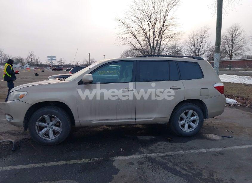 Photo 14 of 2010 Toyota Highlander BASE V6 (VIN 5TDBK3EH7AS037774)