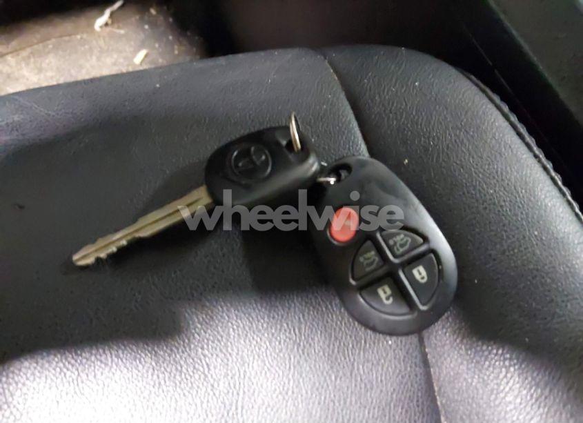 Photo 11 of 2011 Toyota Highlander V6 (VIN 5TDBK3EH7BS059646)