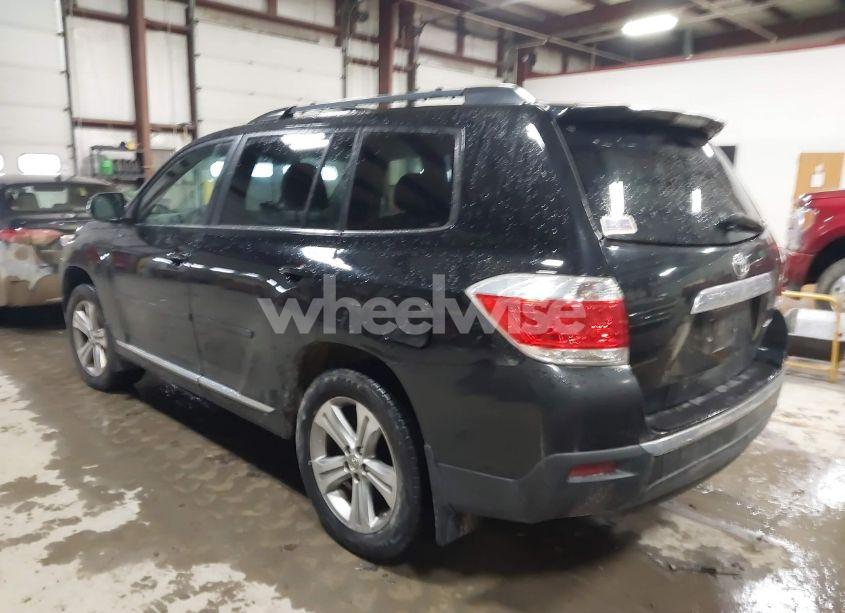 Photo 3 of 2011 Toyota Highlander V6 (VIN 5TDBK3EH7BS059646)