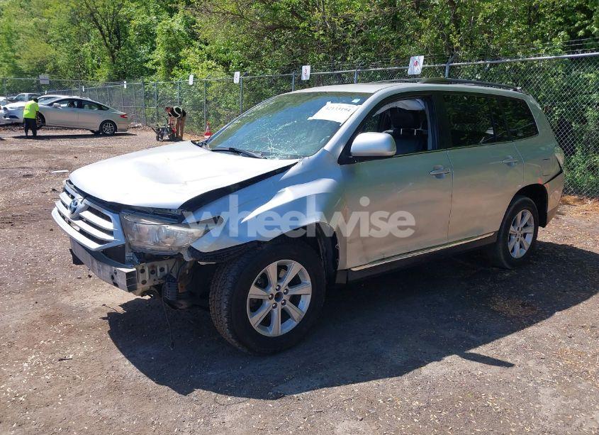 Photo 2 of 2012 Toyota Highlander SE V6 (VIN 5TDBK3EH7CS093233)