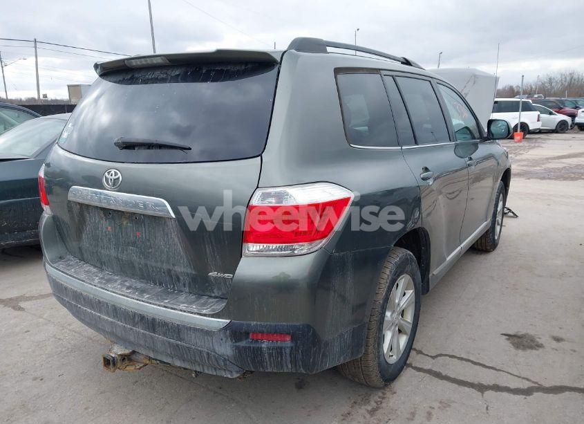 Photo 4 of 2012 Toyota Highlander BASE V6 (VIN 5TDBK3EH7CS134363)