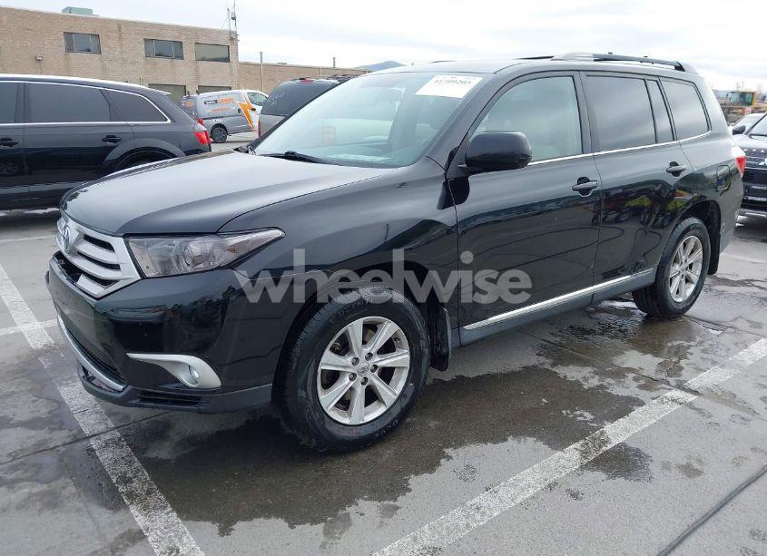 Photo 2 of 2012 Toyota Highlander BASE V6 (VIN 5TDBK3EH7CS136985)