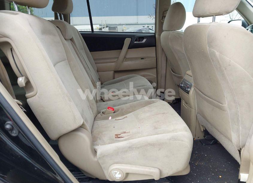 Photo 8 of 2012 Toyota Highlander BASE V6 (VIN 5TDBK3EH7CS136985)