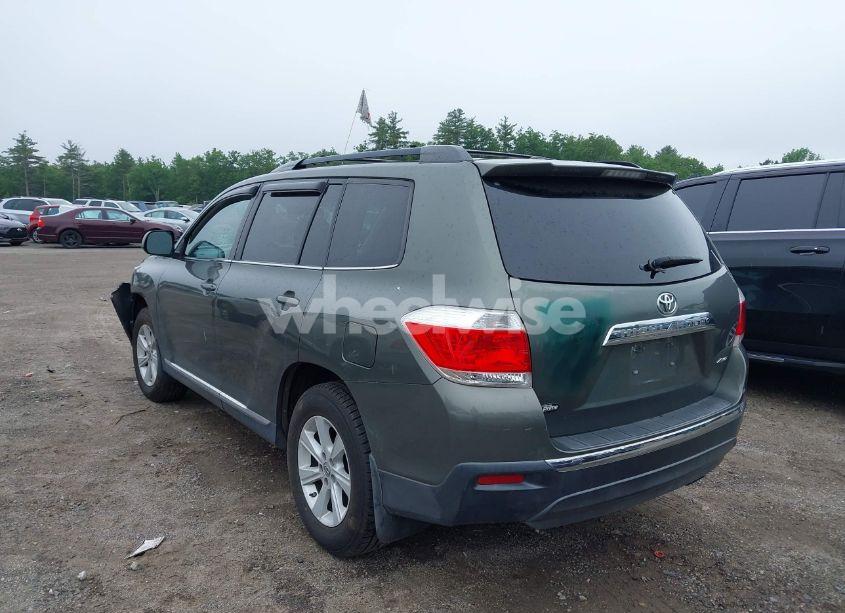 Photo 3 of 2012 Toyota Highlander BASE V6 (VIN 5TDBK3EH7CS146948)