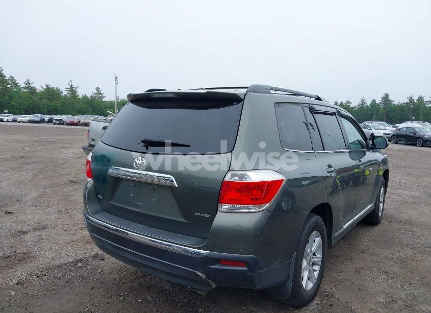 Photo 4 of 2012 Toyota Highlander BASE V6 (VIN 5TDBK3EH7CS146948)
