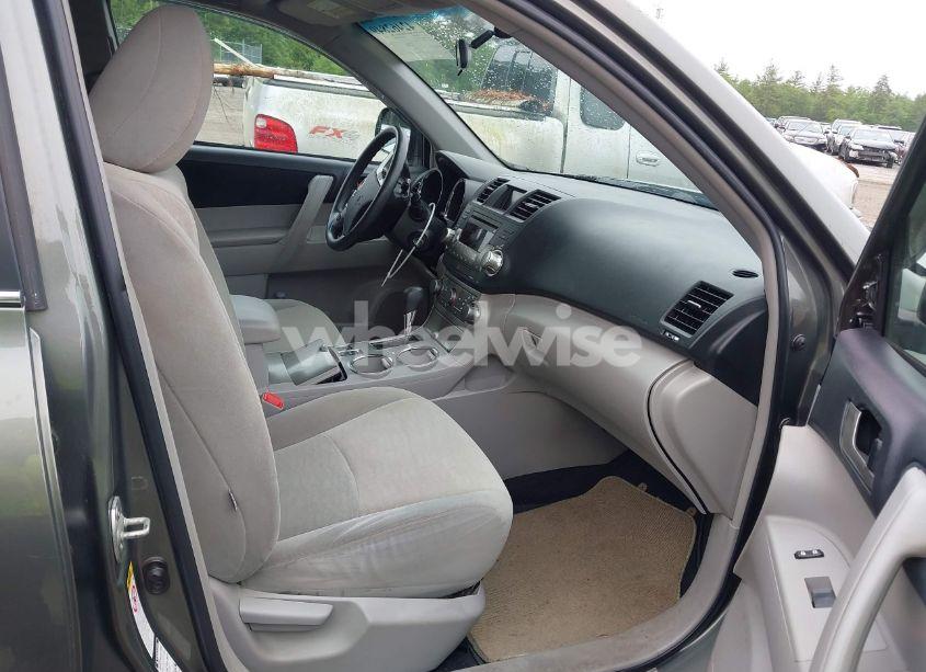 Photo 5 of 2012 Toyota Highlander BASE V6 (VIN 5TDBK3EH7CS146948)