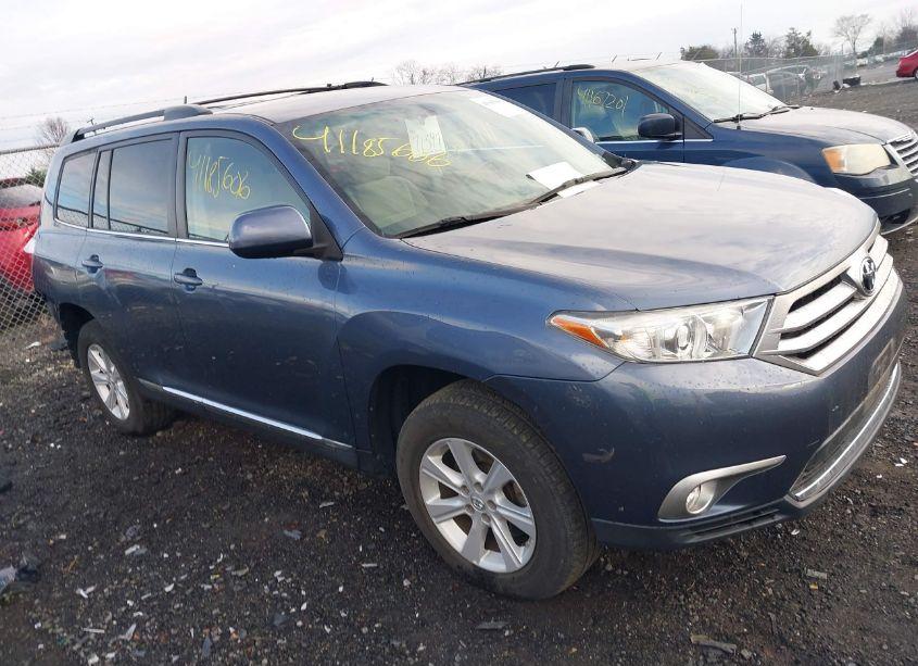 2013 Toyota Highlander BASE PLUS V6 (VIN 5TDBK3EH7DS183712) main photo