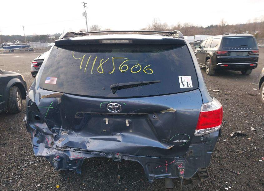 Photo 16 of 2013 Toyota Highlander BASE PLUS V6 (VIN 5TDBK3EH7DS183712)
