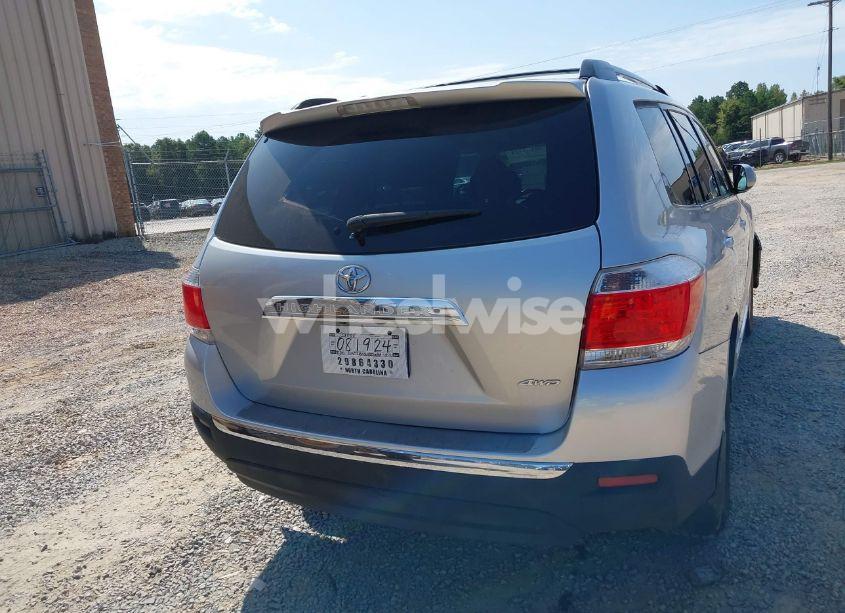 Photo 16 of 2013 Toyota Highlander SE V6 (VIN 5TDBK3EH7DS266363)