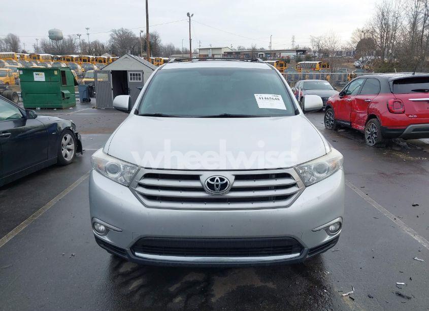 Photo 12 of 2013 Toyota Highlander SE V6 (VIN 5TDBK3EH7DS270073)