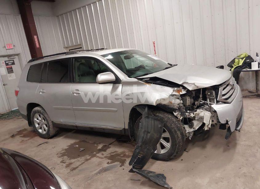 Photo 13 of 2013 Toyota Highlander SE V6 (VIN 5TDBK3EH7DS275208)