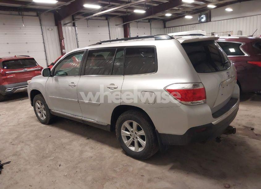 Photo 14 of 2013 Toyota Highlander SE V6 (VIN 5TDBK3EH7DS275208)