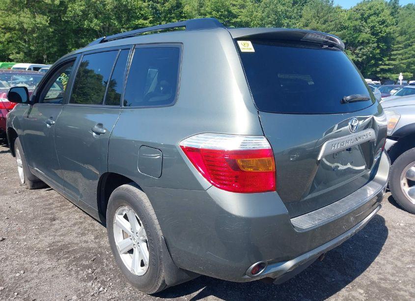 Photo 3 of 2010 Toyota Highlander BASE V6 (VIN 5TDBK3EH8AS009059)