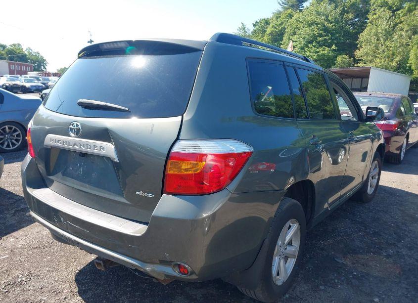 Photo 4 of 2010 Toyota Highlander BASE V6 (VIN 5TDBK3EH8AS009059)