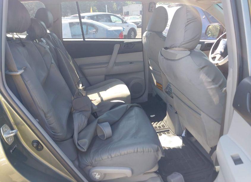 Photo 8 of 2010 Toyota Highlander BASE V6 (VIN 5TDBK3EH8AS009059)