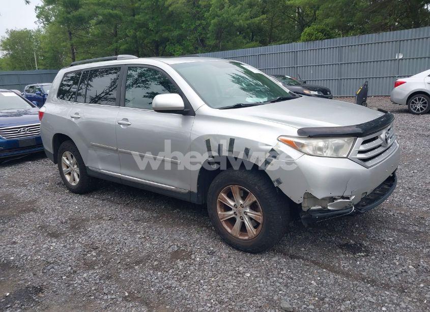 2011 Toyota Highlander SE V6 (VIN 5TDBK3EH8BS067268) main photo