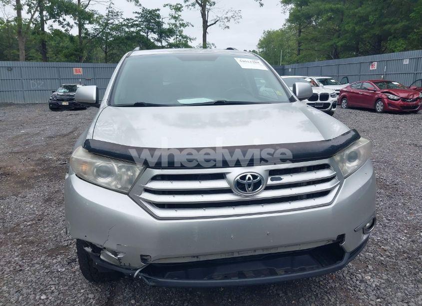 Photo 12 of 2011 Toyota Highlander SE V6 (VIN 5TDBK3EH8BS067268)