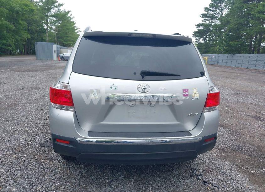 Photo 16 of 2011 Toyota Highlander SE V6 (VIN 5TDBK3EH8BS067268)