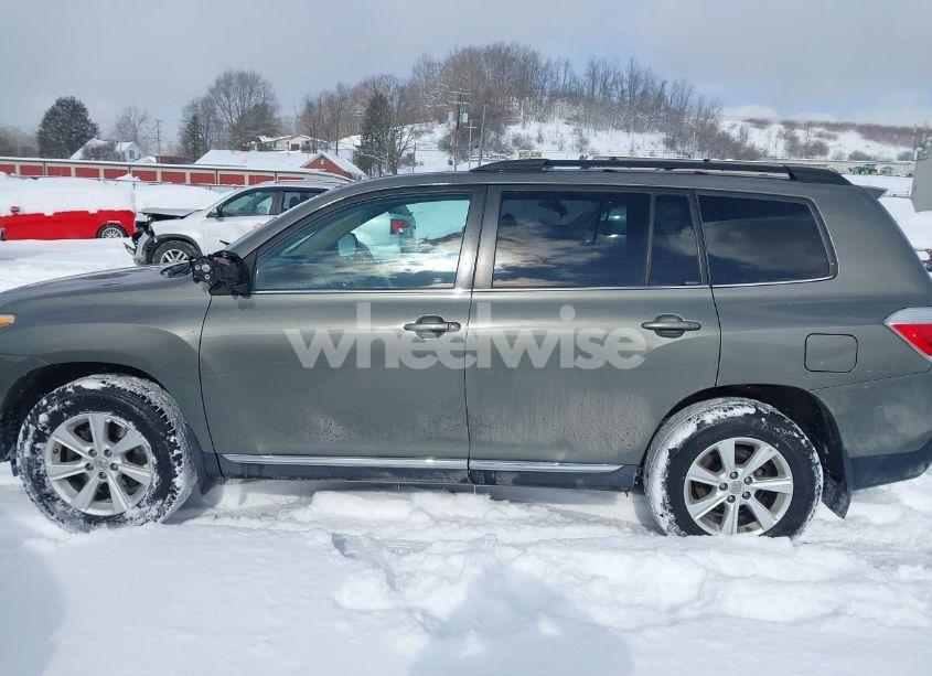 Photo 15 of 2011 Toyota Highlander SE V6 (VIN 5TDBK3EH8BS090761)
