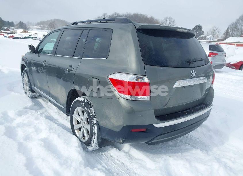 Photo 3 of 2011 Toyota Highlander SE V6 (VIN 5TDBK3EH8BS090761)