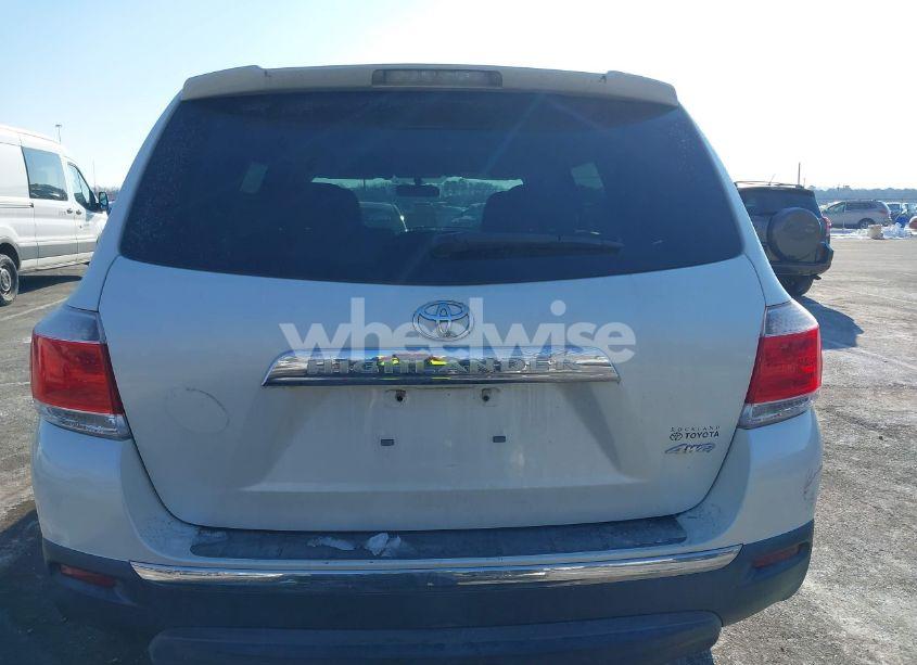 Photo 16 of 2012 Toyota Highlander BASE V6 (VIN 5TDBK3EH8CS097985)