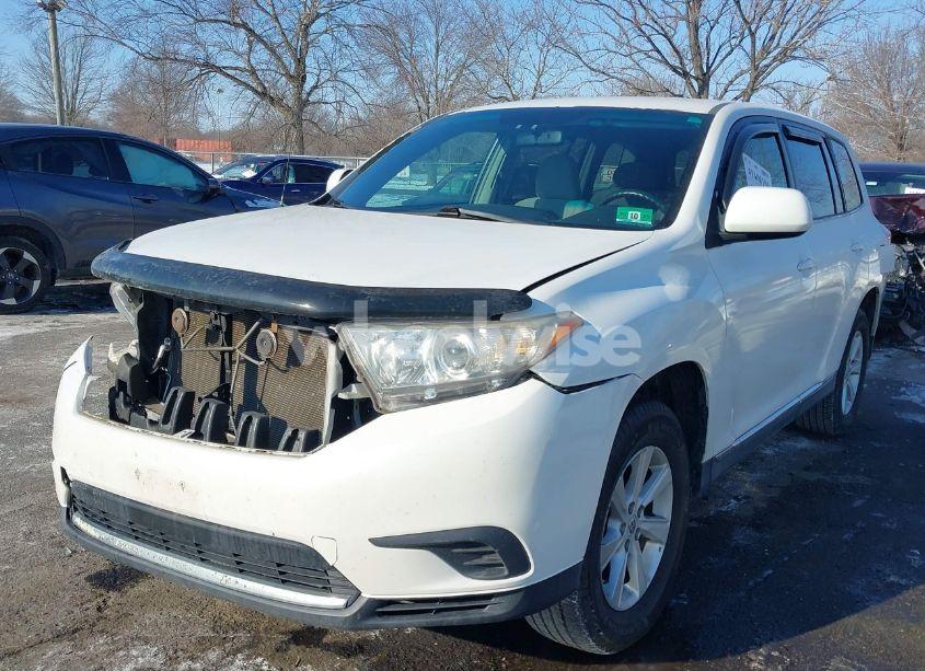Photo 2 of 2012 Toyota Highlander BASE V6 (VIN 5TDBK3EH8CS097985)