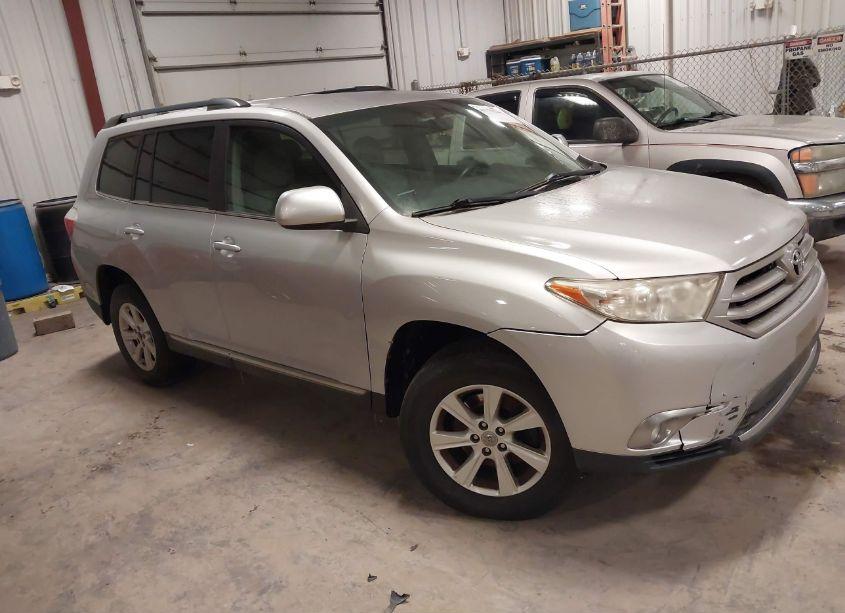 2012 Toyota Highlander SE (VIN 5TDBK3EH8CS106720) main photo