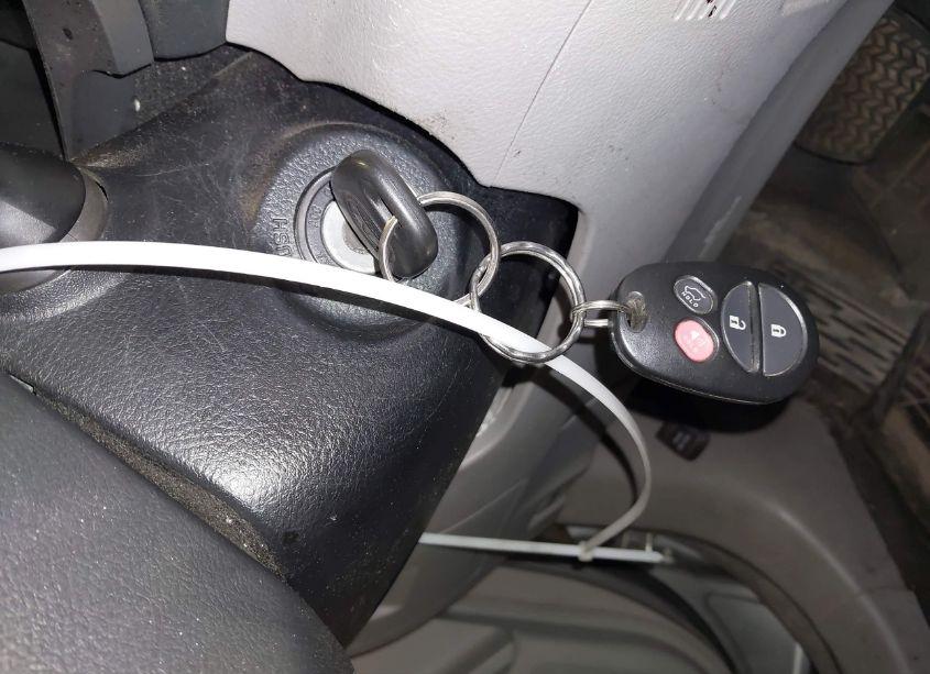 Photo 11 of 2012 Toyota Highlander SE (VIN 5TDBK3EH8CS106720)