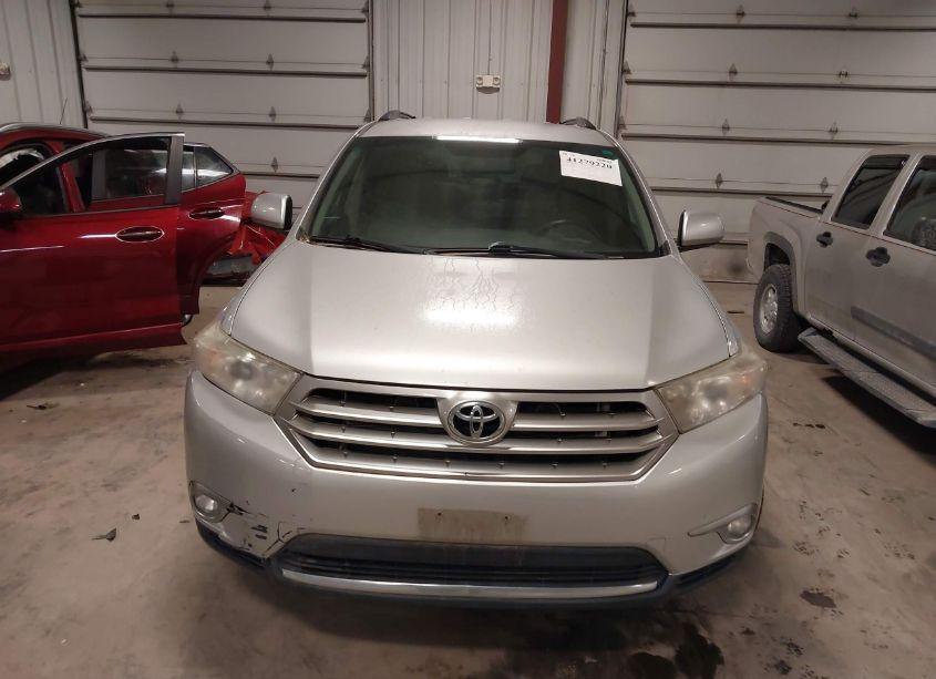 Photo 12 of 2012 Toyota Highlander SE (VIN 5TDBK3EH8CS106720)