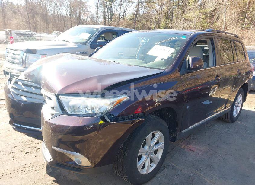 Photo 2 of 2012 Toyota Highlander SE (VIN 5TDBK3EH8CS110623)
