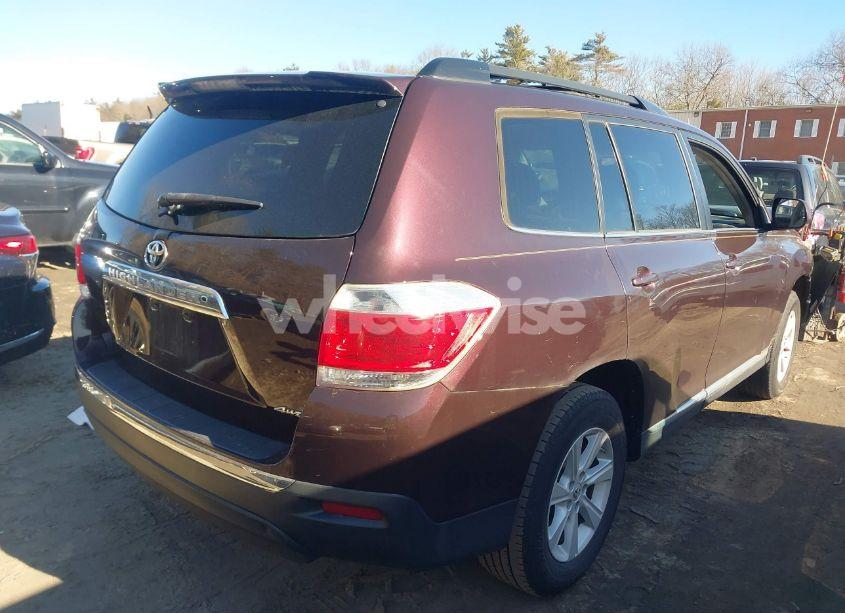 Photo 4 of 2012 Toyota Highlander SE (VIN 5TDBK3EH8CS110623)