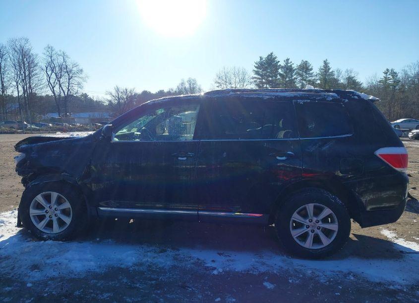 Photo 15 of 2013 Toyota Highlander BASE PLUS V6 (VIN 5TDBK3EH8DS190166)