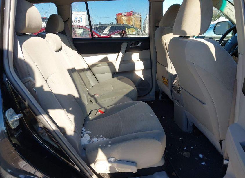 Photo 8 of 2013 Toyota Highlander BASE PLUS V6 (VIN 5TDBK3EH8DS190166)