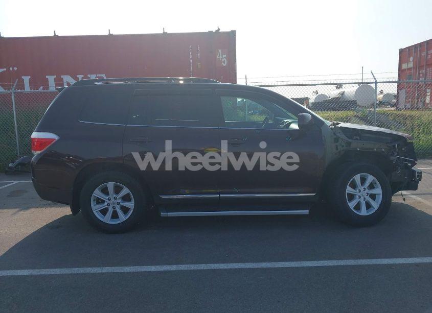 Photo 14 of 2013 Toyota Highlander SE V6 (VIN 5TDBK3EH8DS232741)