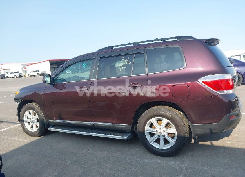 Photo 15 of 2013 Toyota Highlander SE V6 (VIN 5TDBK3EH8DS232741)