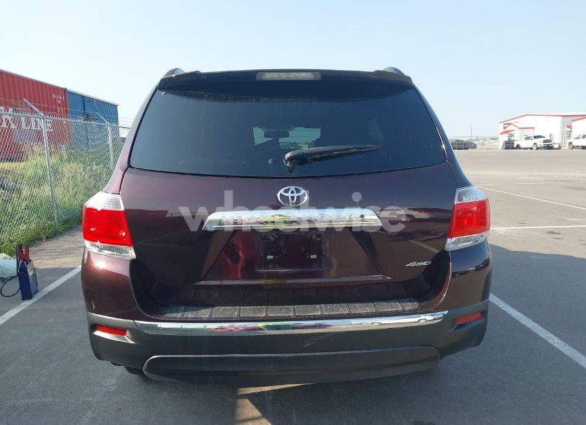 Photo 17 of 2013 Toyota Highlander SE V6 (VIN 5TDBK3EH8DS232741)
