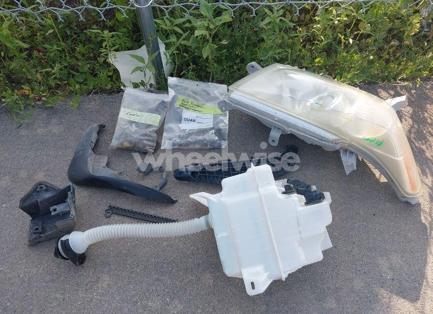 Photo 19 of 2013 Toyota Highlander SE V6 (VIN 5TDBK3EH8DS232741)