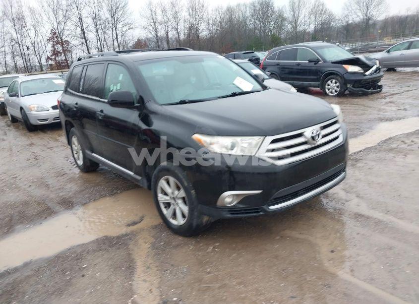 2013 Toyota Highlander SE V6 (VIN 5TDBK3EH8DS242797) main photo