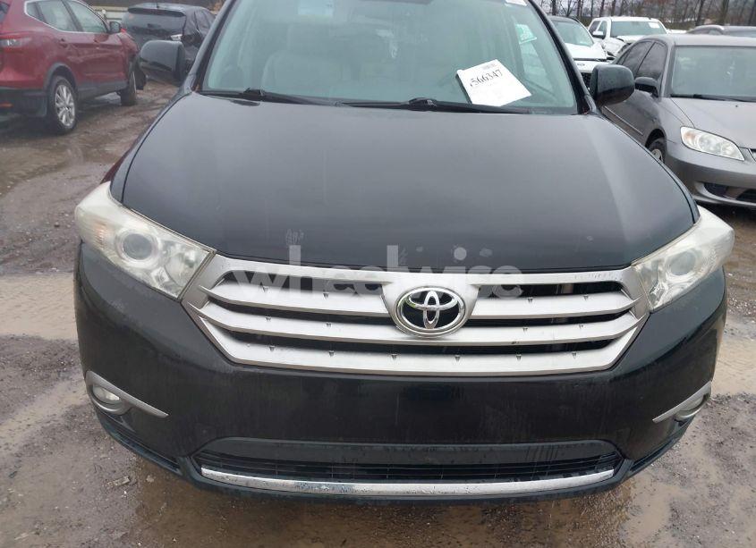 Photo 6 of 2013 Toyota Highlander SE V6 (VIN 5TDBK3EH8DS242797)