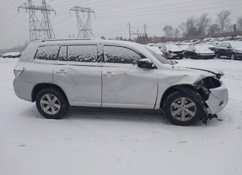 Photo 14 of 2010 Toyota Highlander BASE V6 (VIN 5TDBK3EH9AS014559)